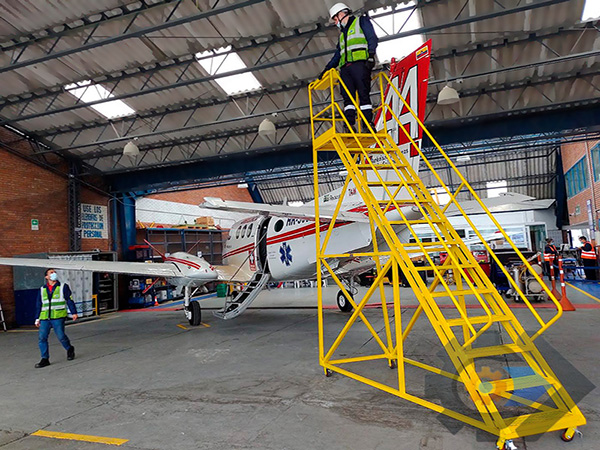 Escaleras tipo avión